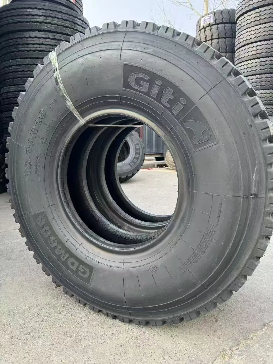 Giti Radial Dump Truck Tyre 12.00R20 11.00R20