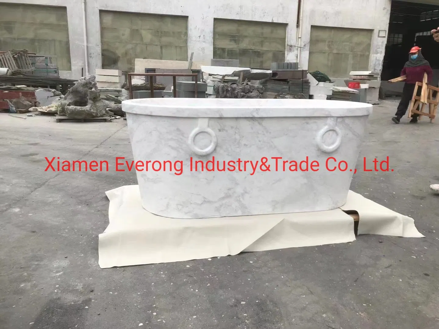 Белая мраморная ванна Carrara для виллы