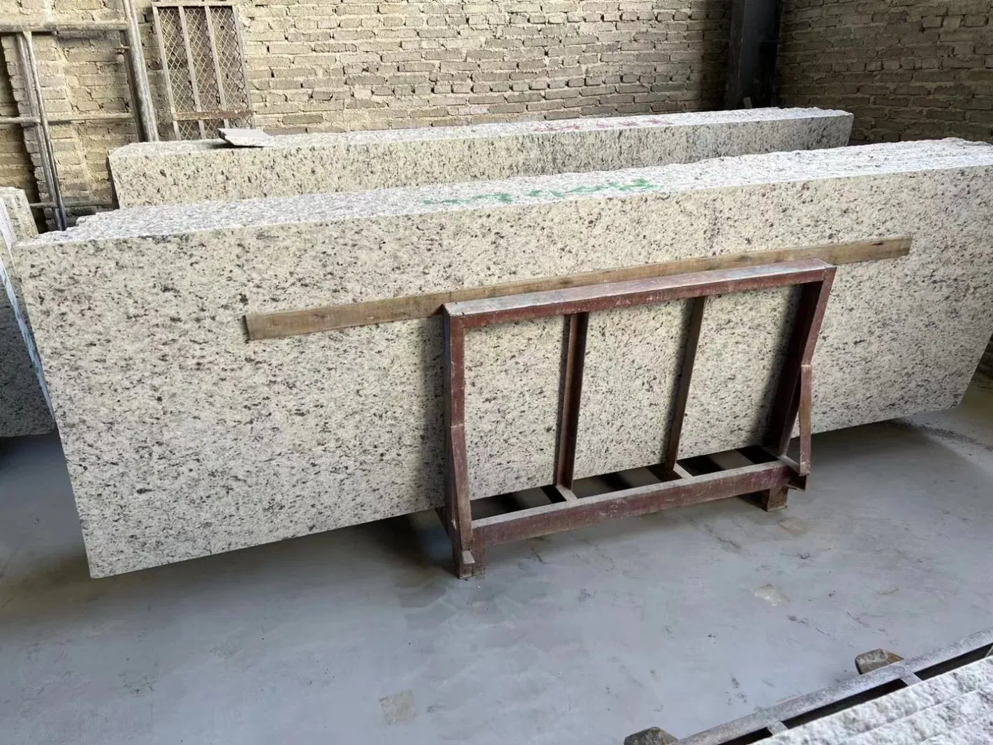 Natural Stone polished white rose granite tiles for interiors/exterior/outdoor floor/wall decoration/cladding