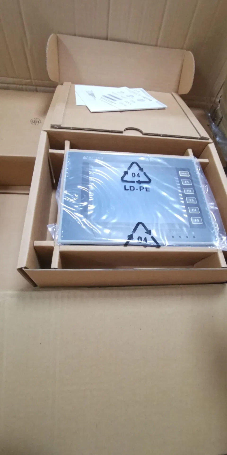 Pws6400f-S Hitech Industrial Touch Screen / Industrial Man Machine Interface