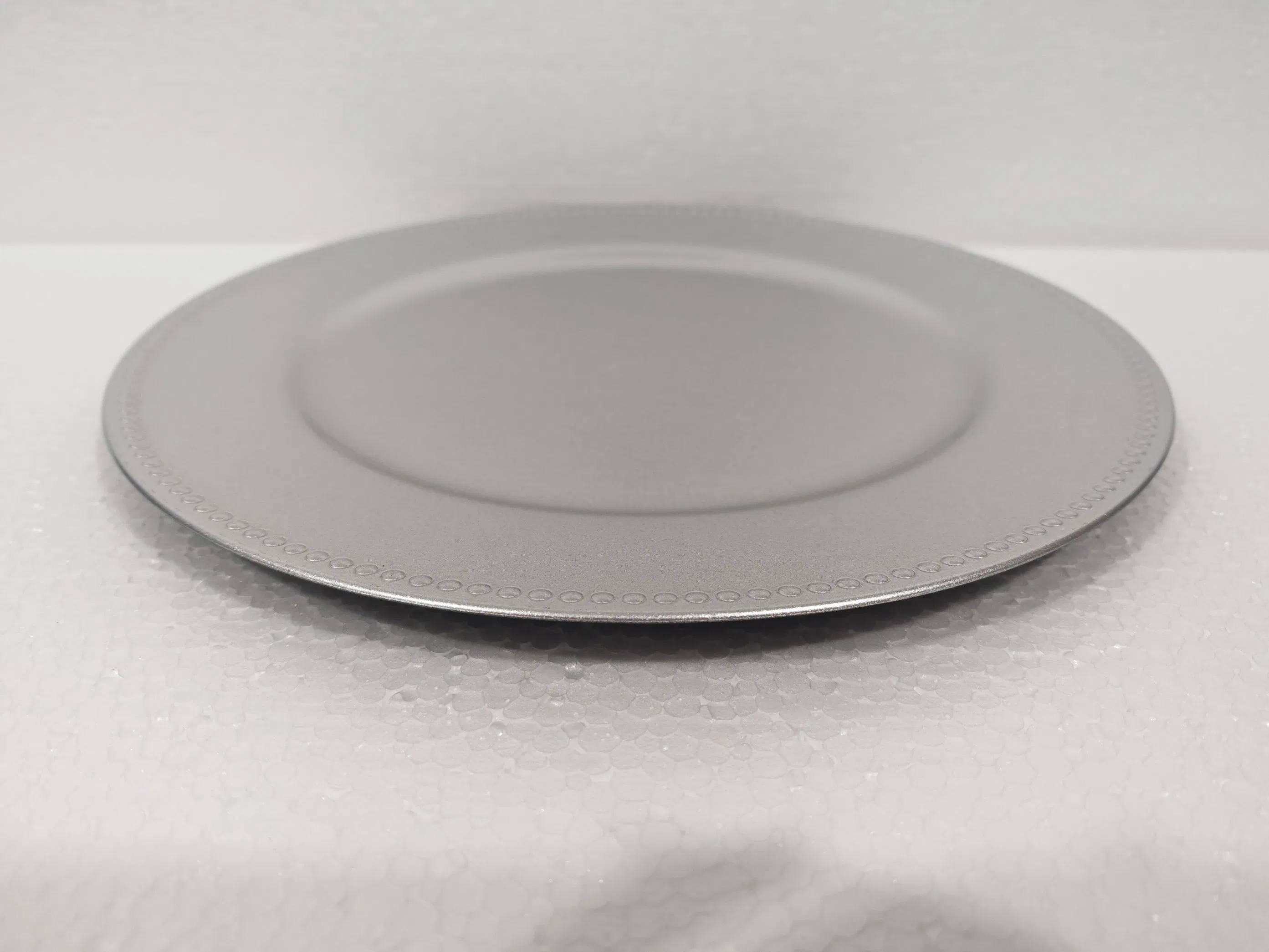 Elegant Wholesale Silver Disposable Plastic Charger Plates, Underplates