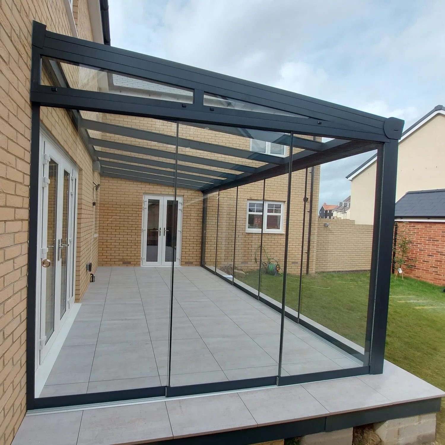 Aluminum Patio Sunroom Outdoor Enclosure with Aluminum Frame and Tempered Glass Roof