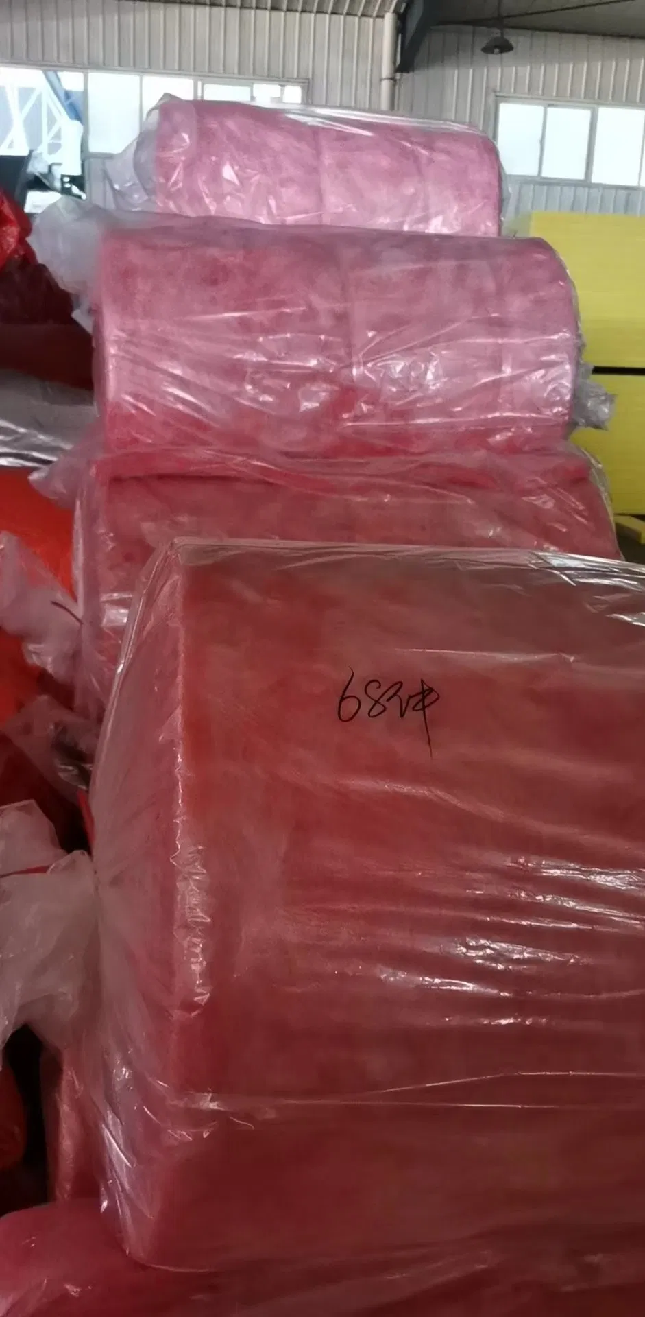 Glass Wool Roofing Heat Insulation Pink Glass Wool Blanket Colored Glass Wool Roll Environmental Friendly