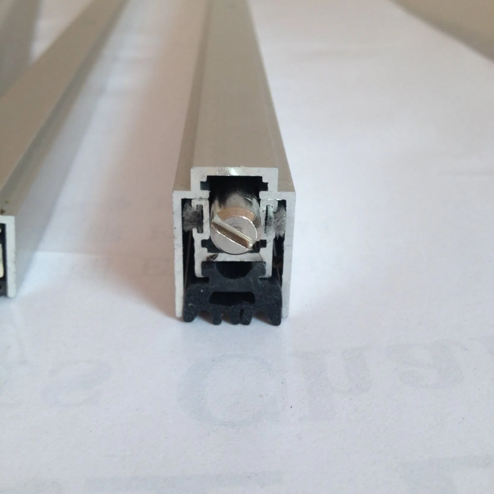 Automatic Aluminum Door Sound Insulation Aluminum Bottom Door Seal