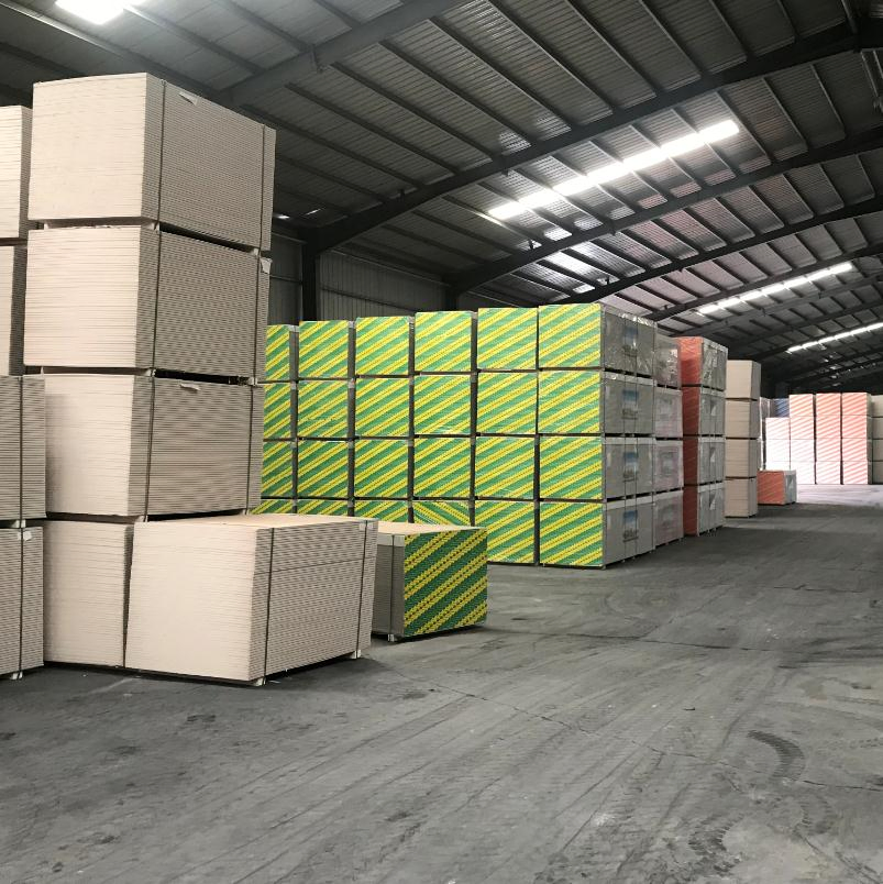 High Quality Gypsum Board/ Plasterboard/ Drywall/ Natural Gypsum Factory Price