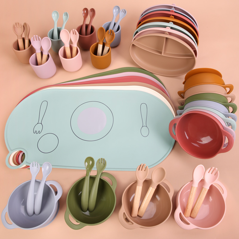 BPA Free Eco-Friendly Plate Silicone Baby Feeding Set with Suction Cup Bib