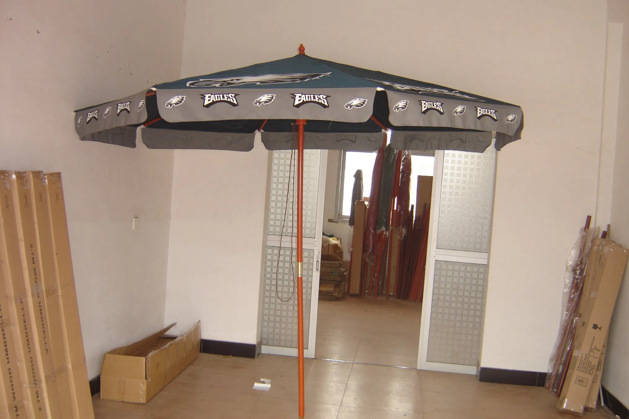 Деревянный рекламный зонт 2.7м, 8 спиц