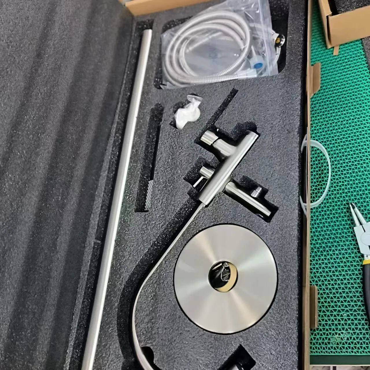 Смеситель для ванны Matte Black с водопадом