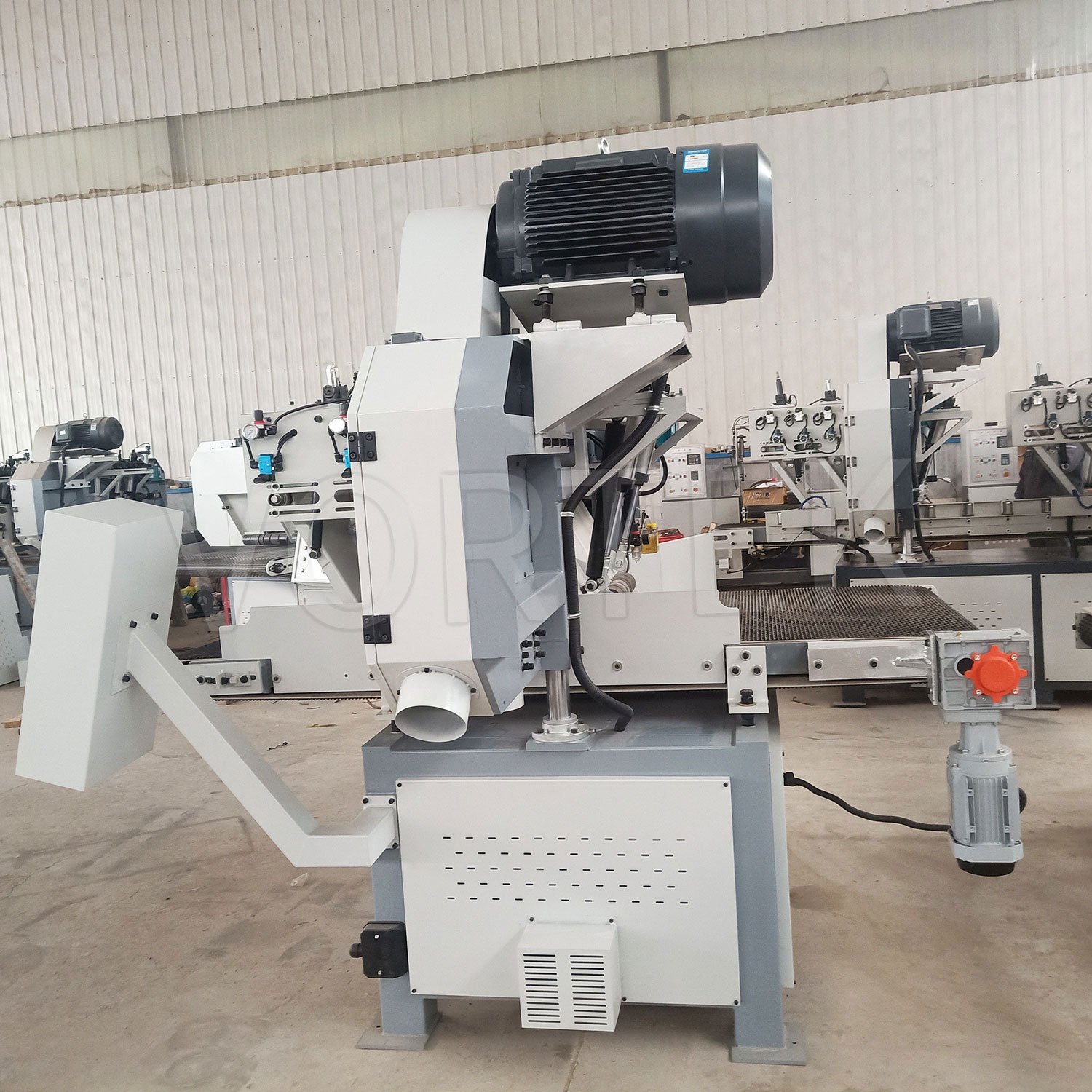 Станок ленточнопильный автоматический по дереву MJ650