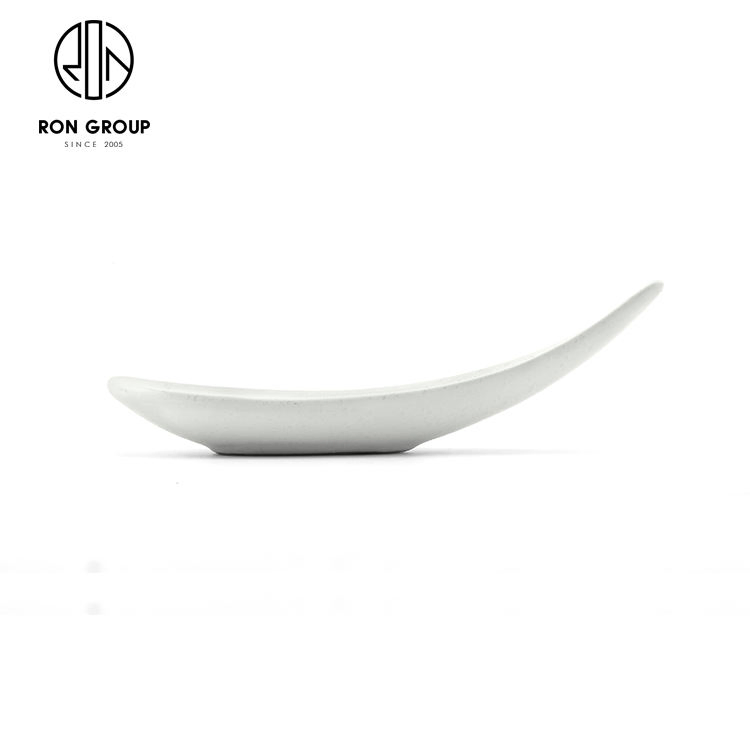 Hot Selling Restaurant Hotel Flatware White 6 Inch Ceramic Porcelain Dining Spoon