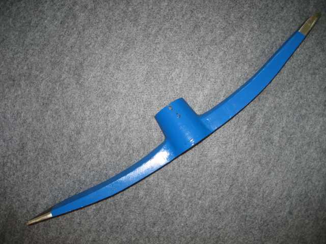 Factory Direct Produce Custom Farming Pickaxe with Wooden Handle for Agricultural Applications