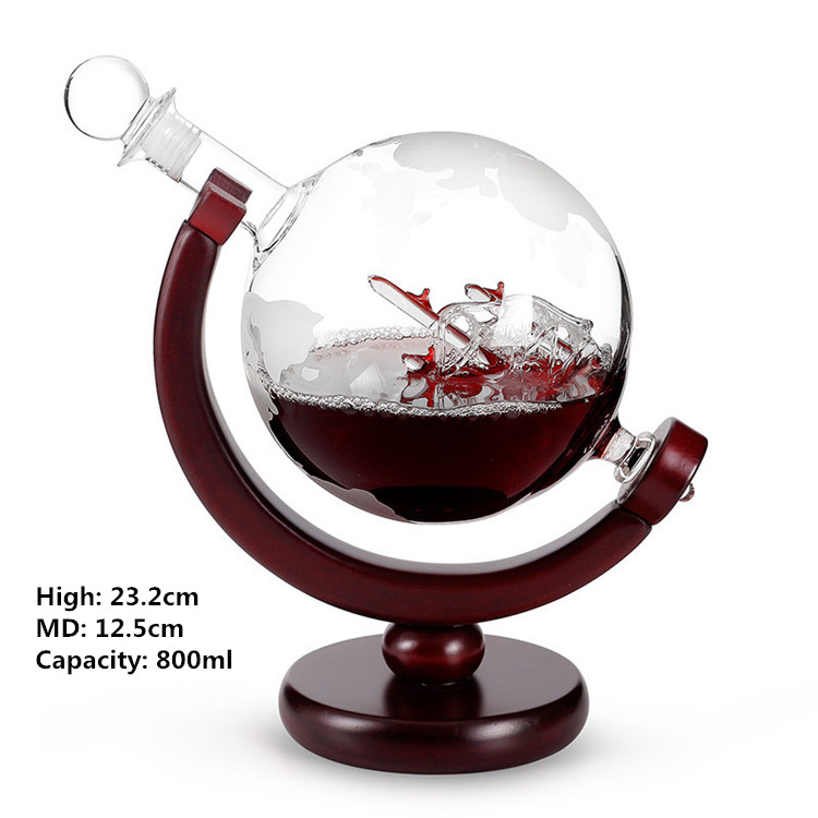 Wholesale Personalized High Borosilicate Glass Globe Whiskey Wine Decanter Set Globe Wine Glasses with Round Wooden Tray