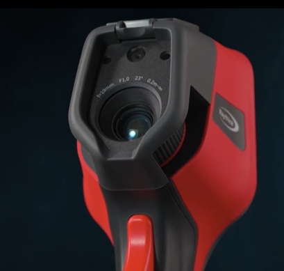 Portable Smart Infrared Thermal Imaging Camera with 12μm Detector, 650°C Range, and 3.5-Inch Touch Screen Display