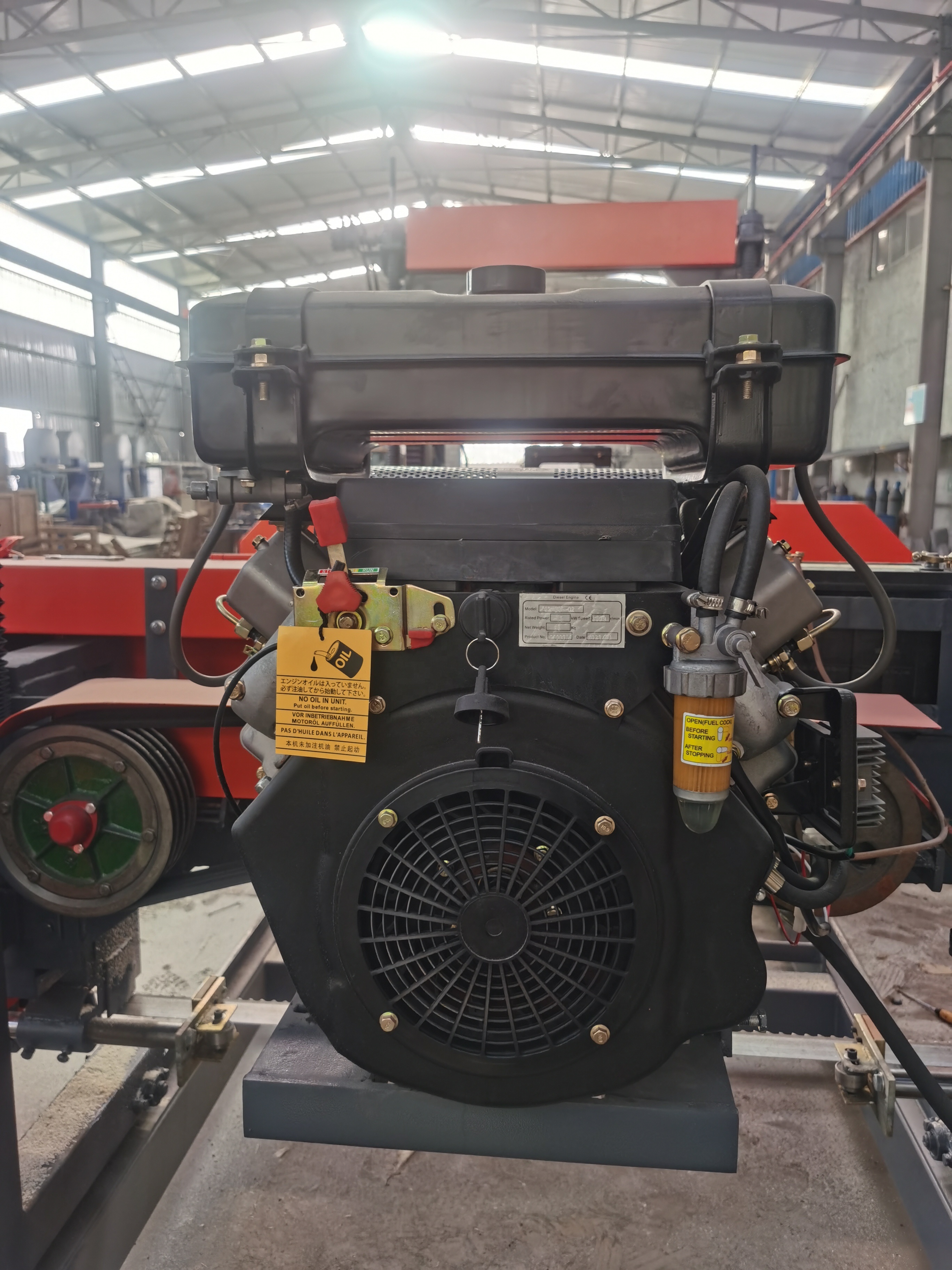 Ленточная пила по дереву горизонтальная