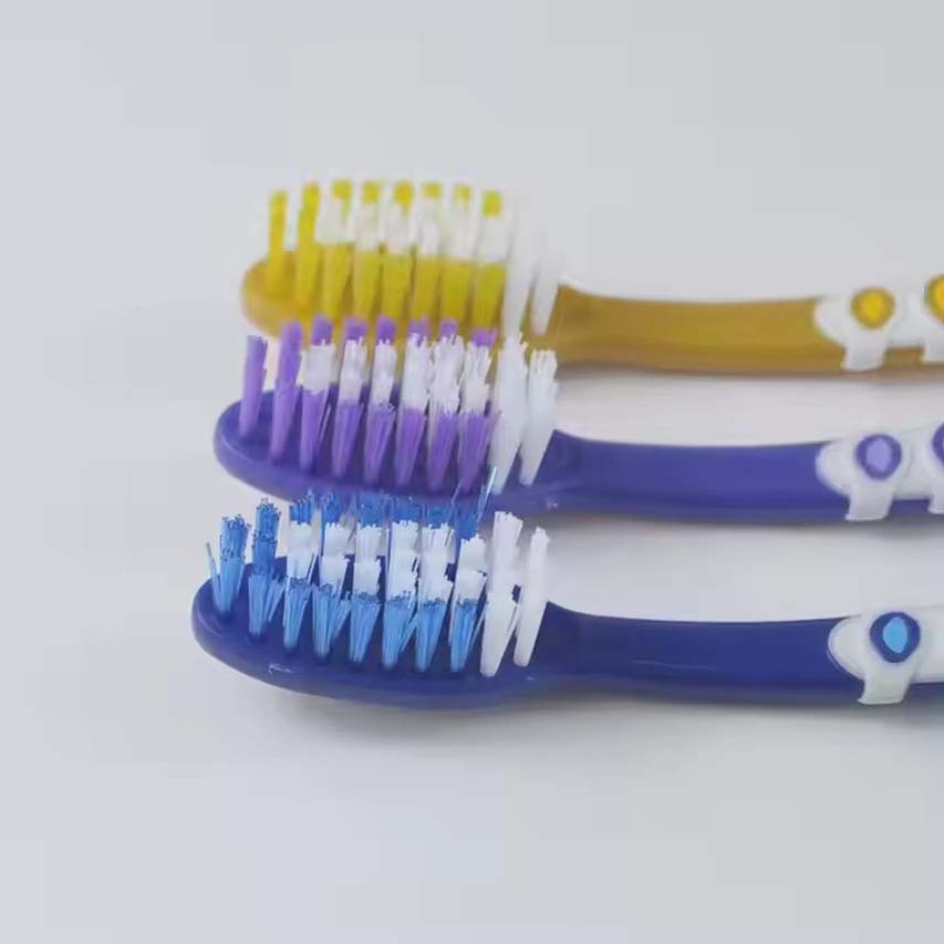 2025 Hot Selling Comfortable Adult Plastic Toothbrush Soft Bristle Biodegradable Disposable for Home Use Wholesale Dental Care