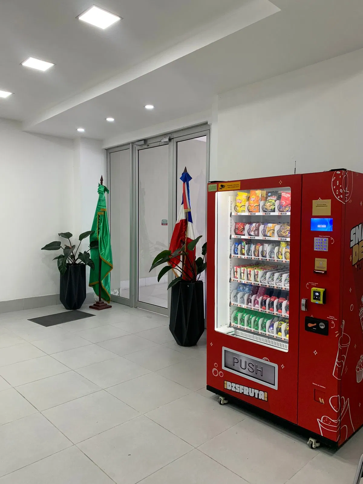 Focusvend Indoor Combo Vending Machine for Government Operation
