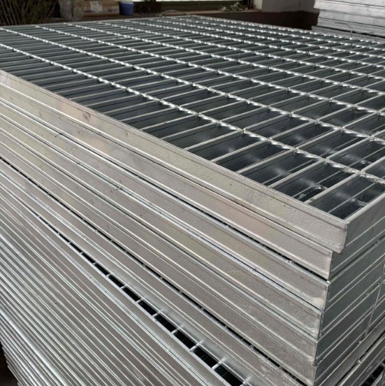 Durable OEM Steel Safety Walkway Grating for Canals