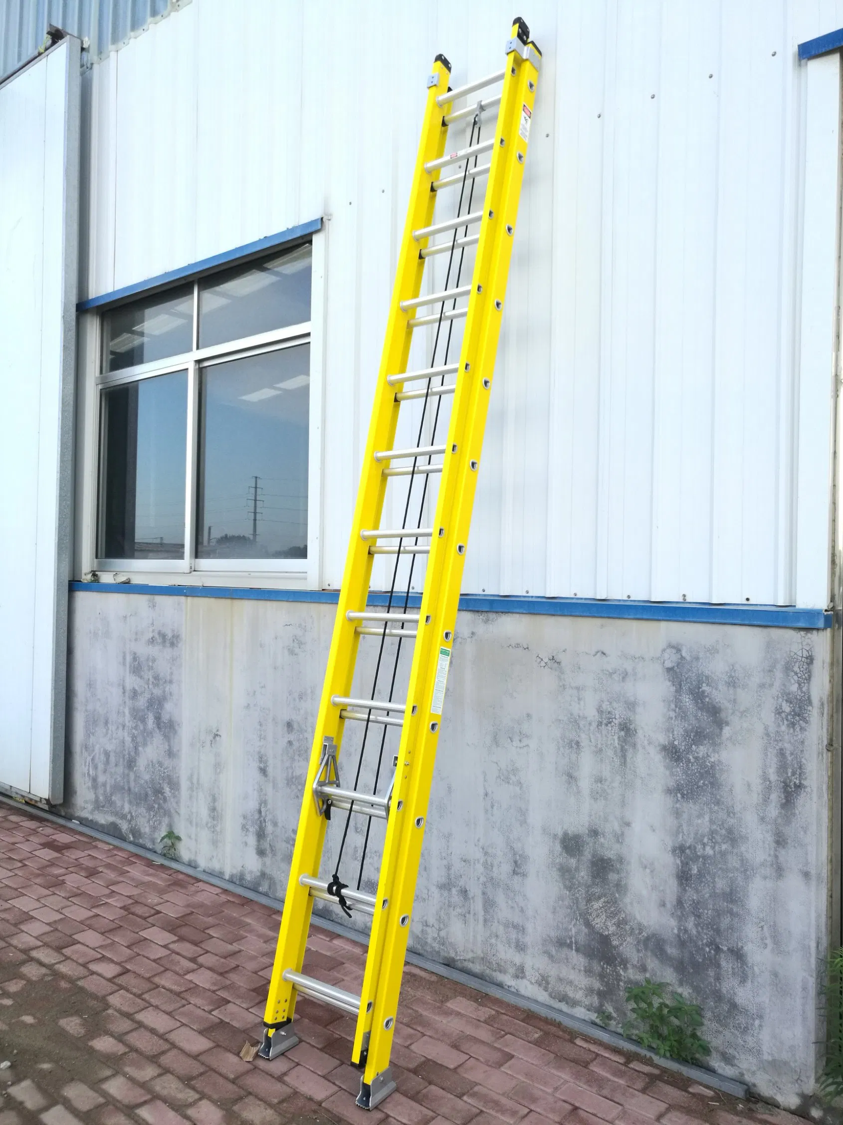 2*14 Durable and Lightweight Versatile Climbing Solutions Extension Ladder
