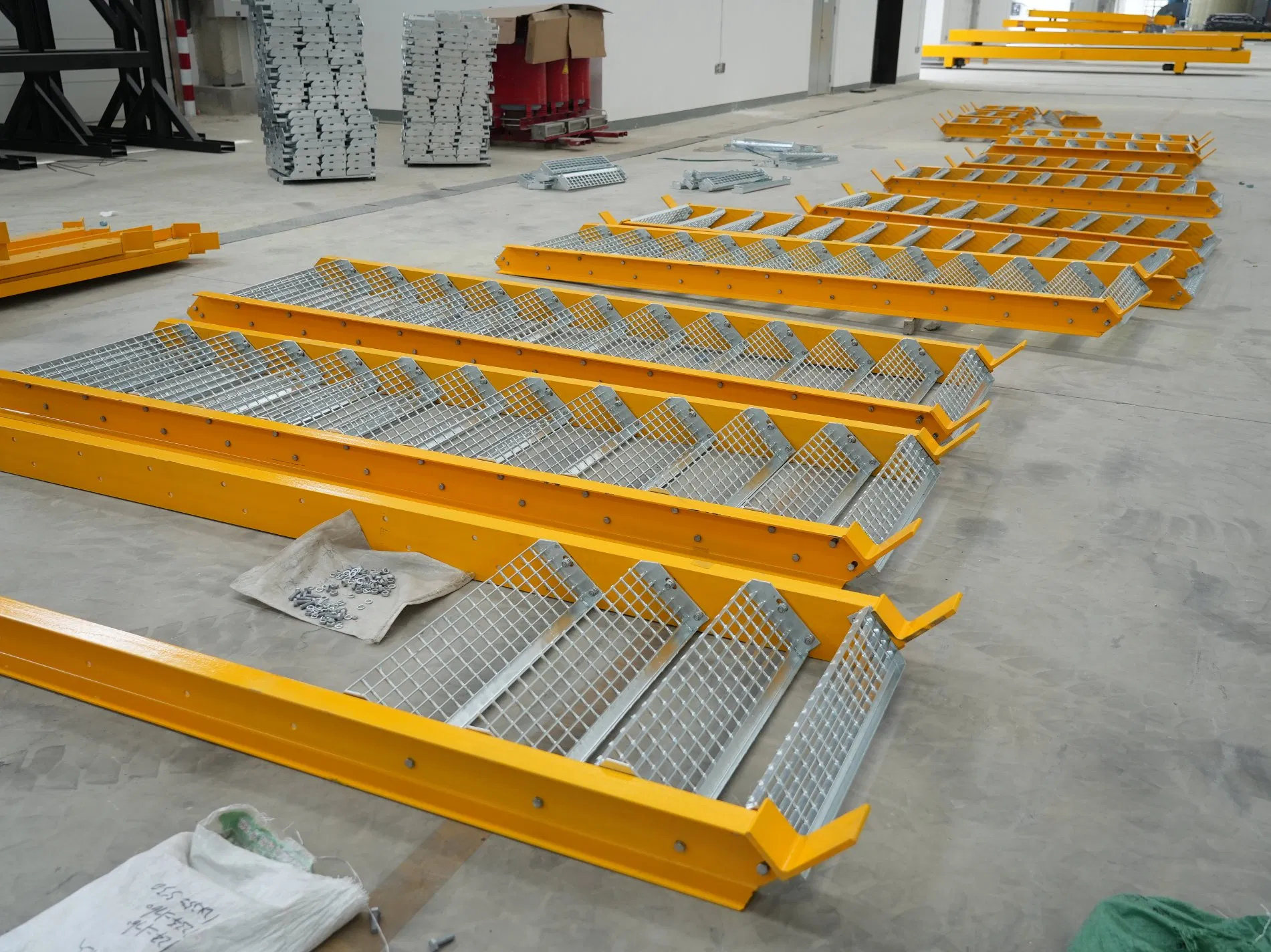 Widely Used G655 Heavy Duty Press Welded Steel Grating for Truck Loading Dock & Offshore Platform