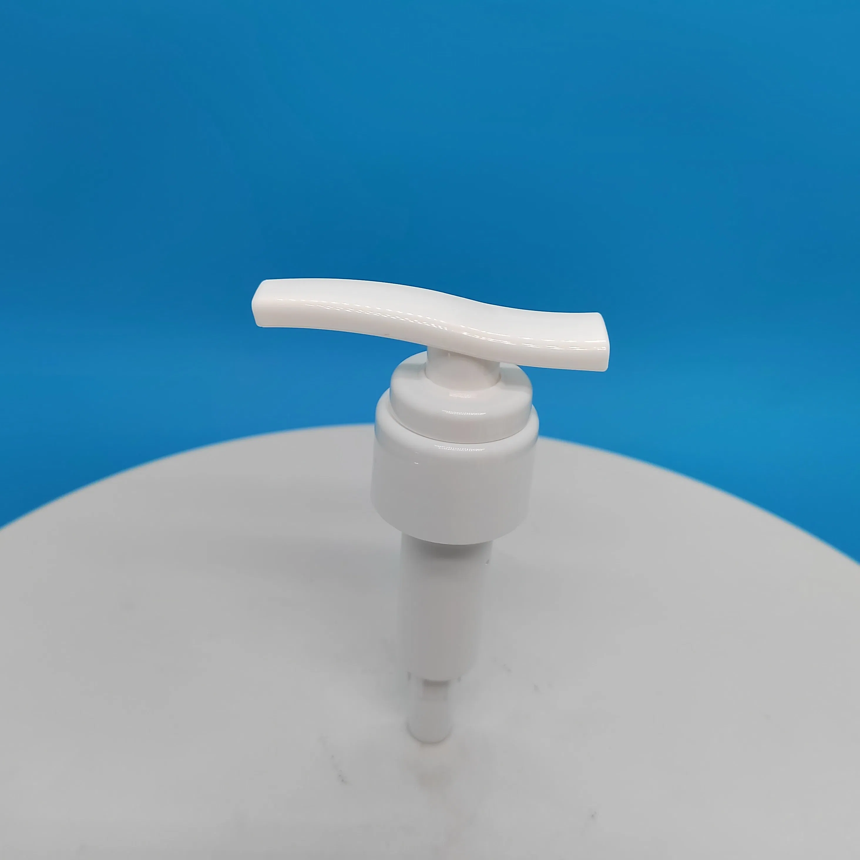 28/410 Outside Spring Shampoo Shower Gel. Plastic Hand Press Lotion Pump