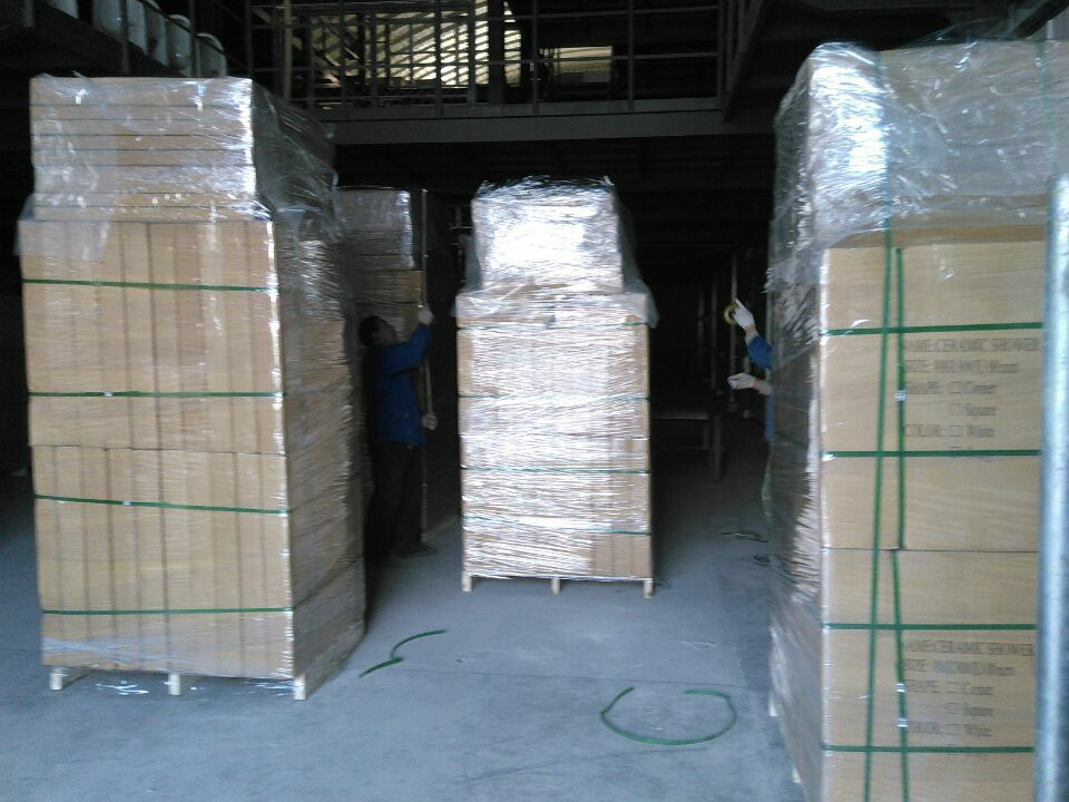 Ocst-800800150f White Sector Ceramic Shower Tray in Size 800X800X150mm