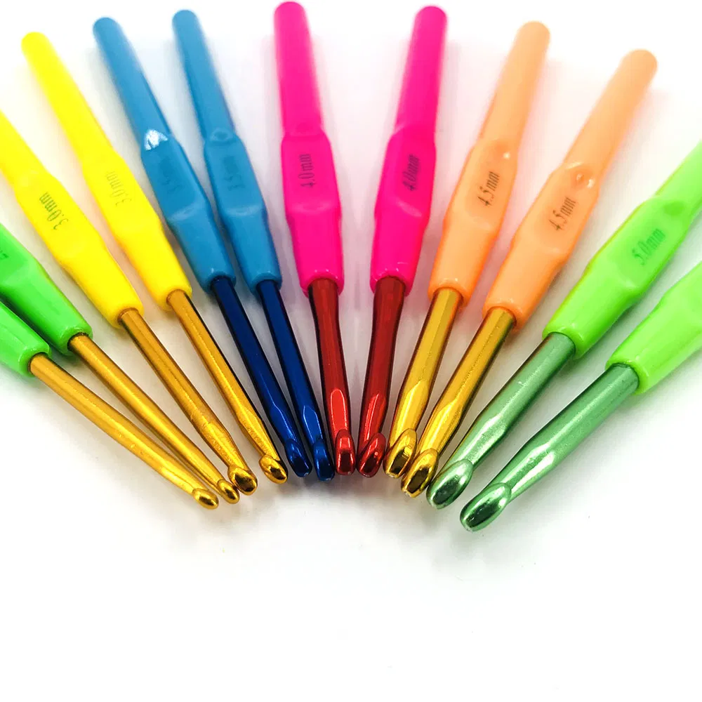 New Crochet Hook Needle Singlle Knitting Needles Multi-Color Smooth Plastic Grip Handle with Case Sample Available