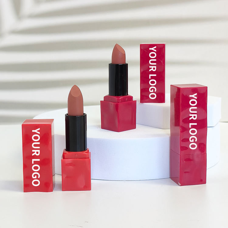 Customizable Private Label Lipstick for Fashion-Forward Beauty Brands