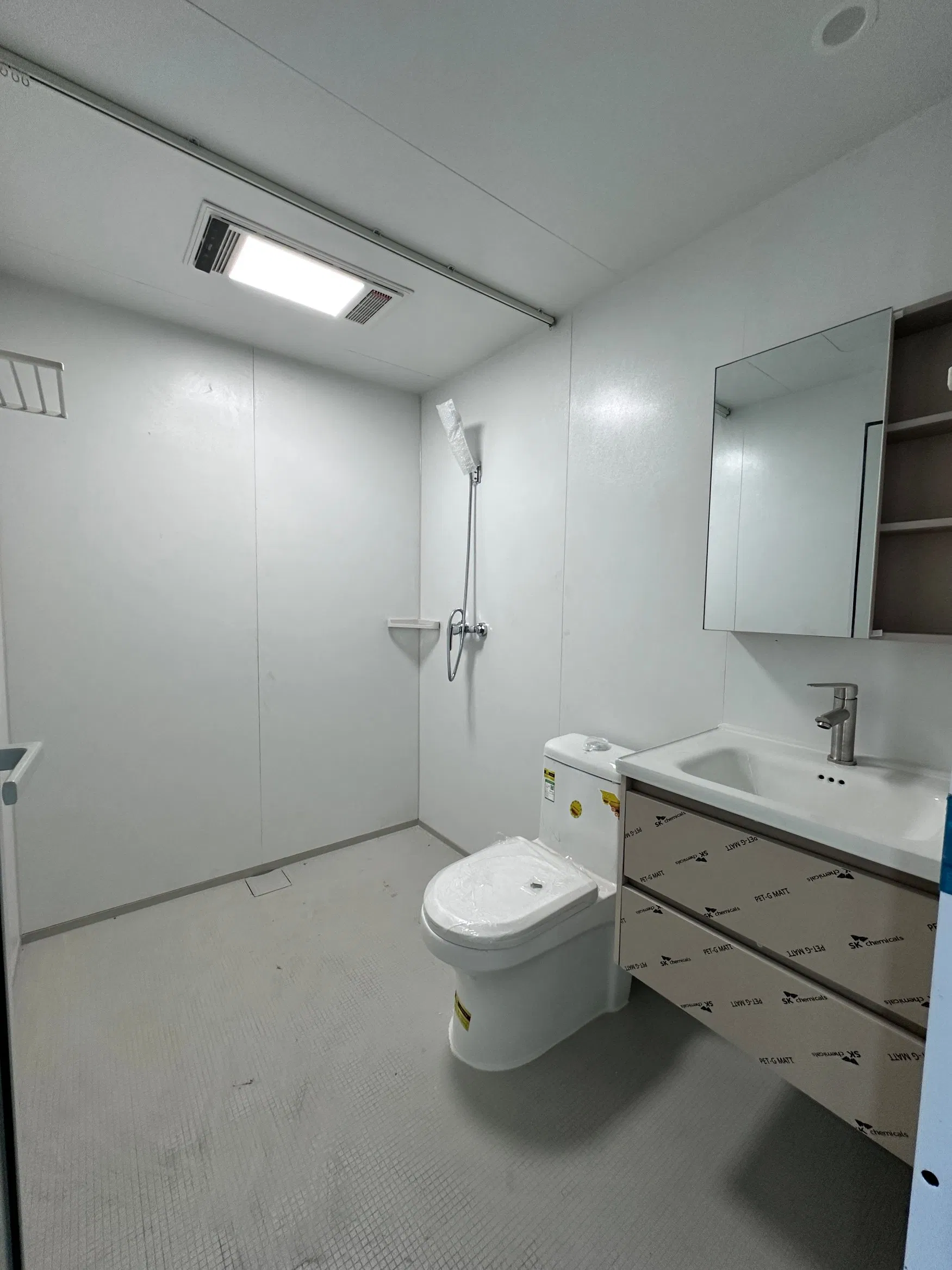 Factory Directly Hubei Tongna Quick Drainage and Easy Cleaning Residential Bathtub Model Complete Bathroom 
