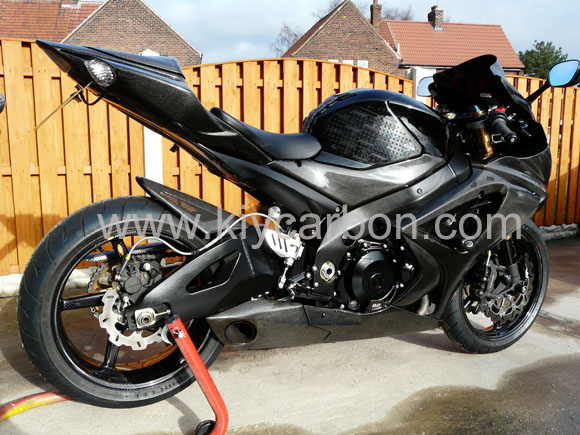 Запасные части из карбона для Suzuki GSXR 1000: крылья, обтекатели, хаггеры