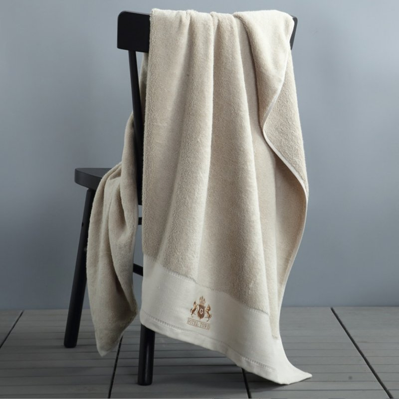 BSCI and Sedex 4p Certificated Factory Directly Sell Hotel Face Towel with Customized Logo