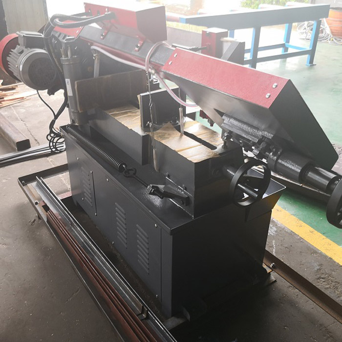 Ленточнопильный станок по металлу горизонтальный CS-220