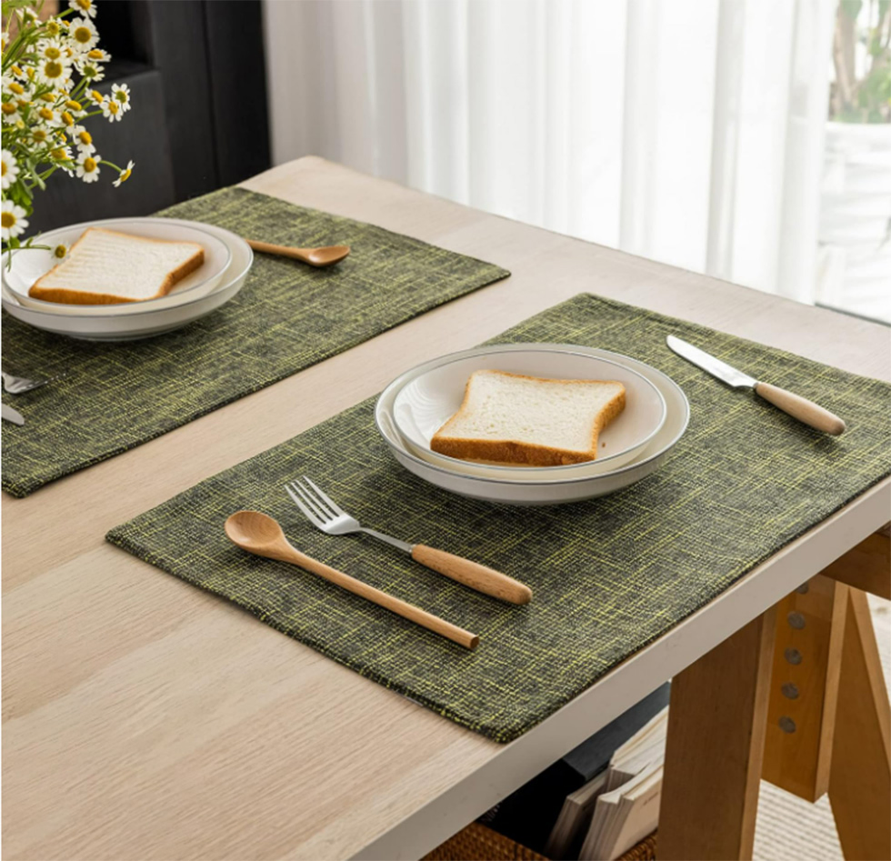 Textile Placemats Set of 4 Heat-Resistant Placemats for Kitchen Table