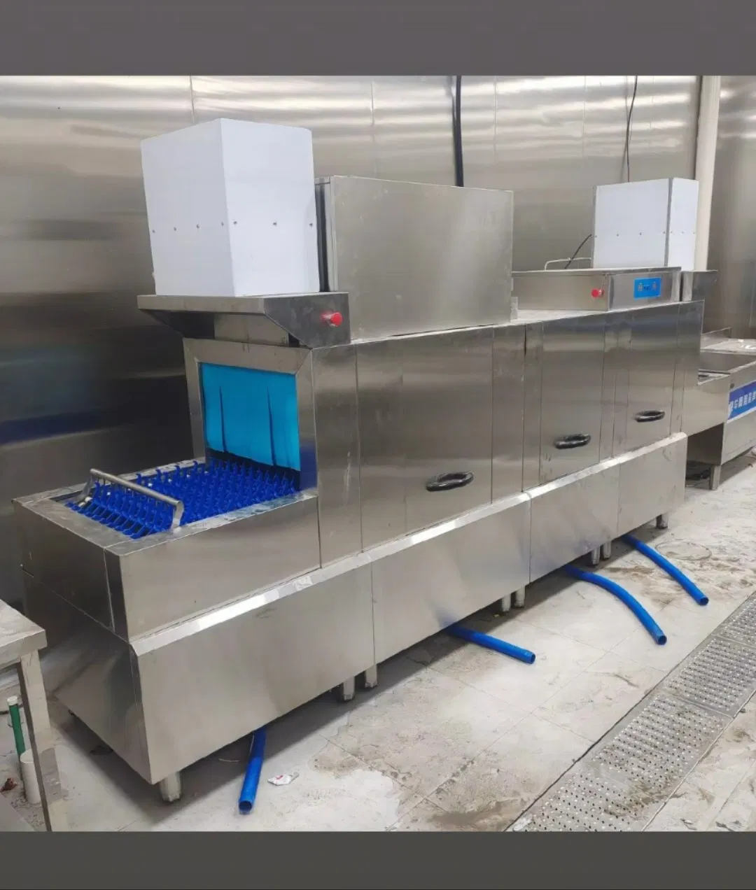 Commercial Long-Row Dishwasher Low-Temperature Disinfection