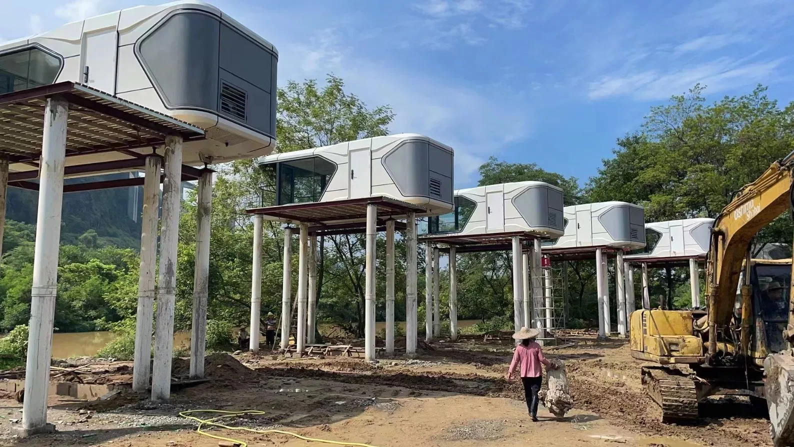 Customized Environmental Friendly Trailer Space Capsule House Modern Prefabricated House