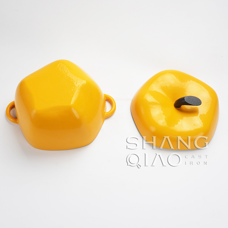 Кастрюля-кокот в форме перца, чугунная эмалированная