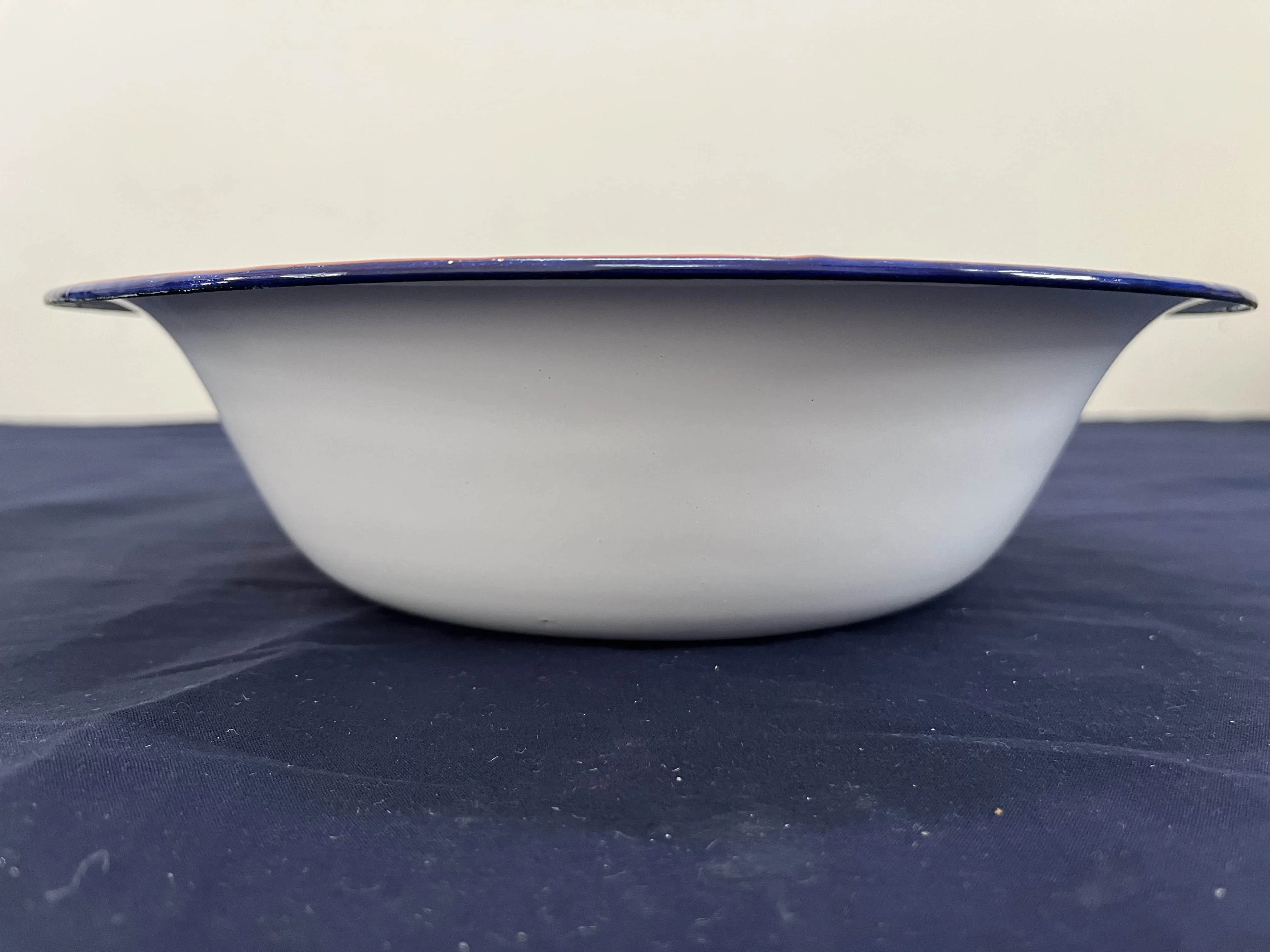White Edge Color Basin Bottom Print Shallow Mouth Enamel Basin Sets Can Be Customized