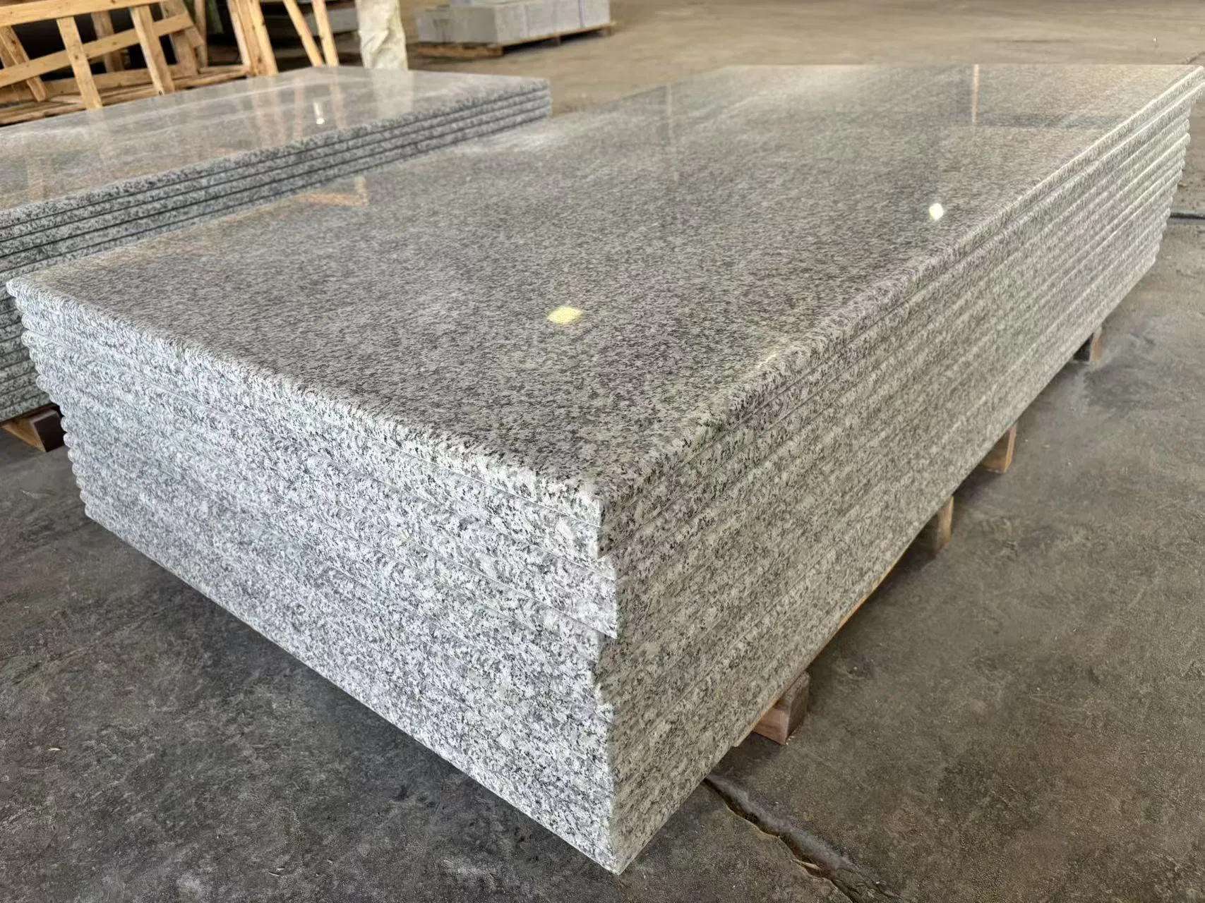 Natural Stone Granite Cheap Granite Hb G602 Decoration Material for Wall Cladding Kitchen Tops