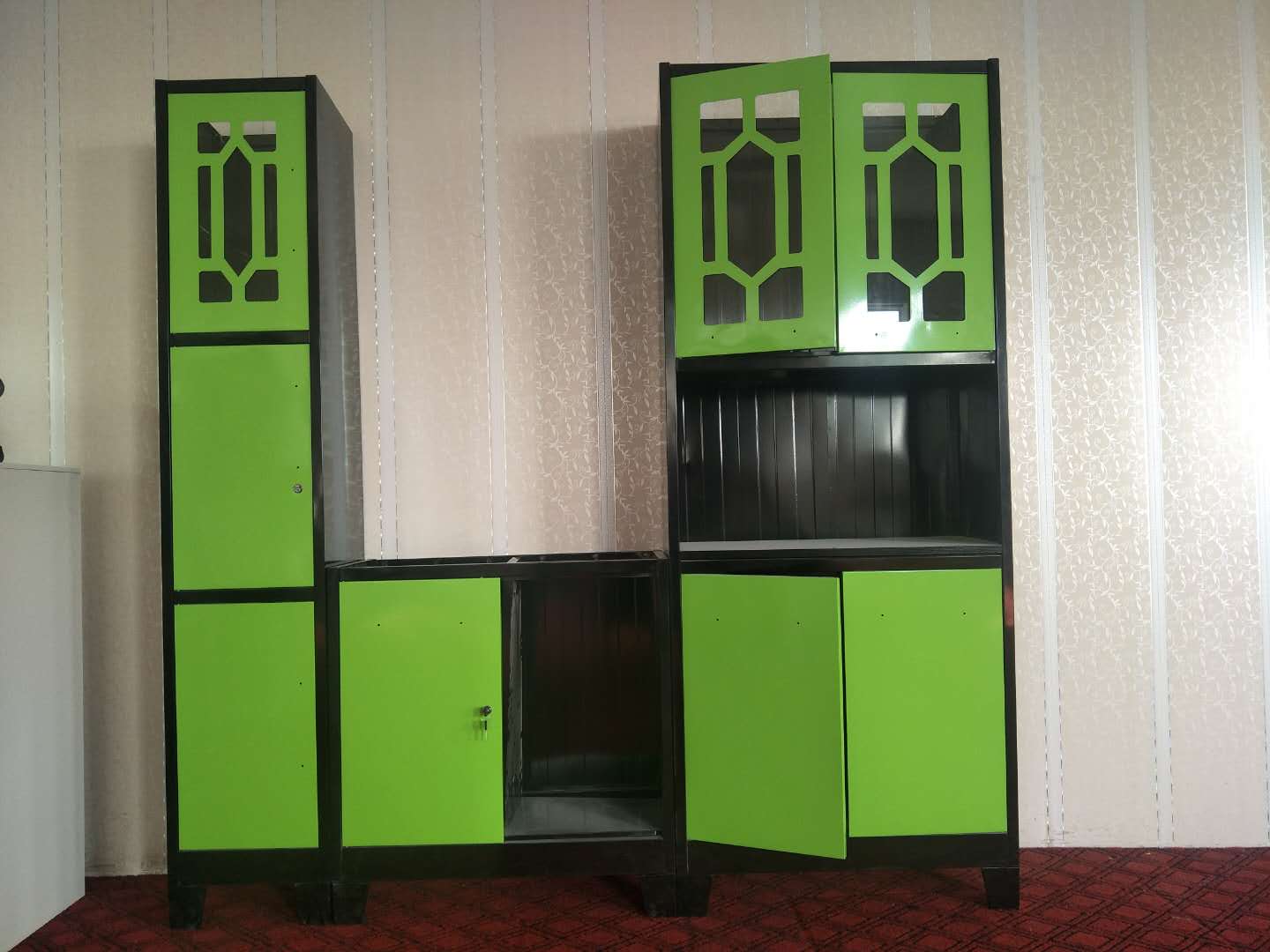 Шкаф металлический для кладовой хозяйственный