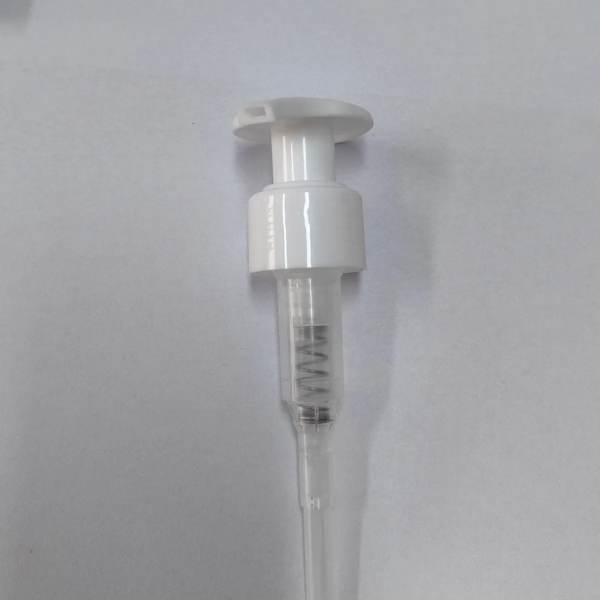 Resistant 28/410 Ribbed PP Plastic Lotion Pump