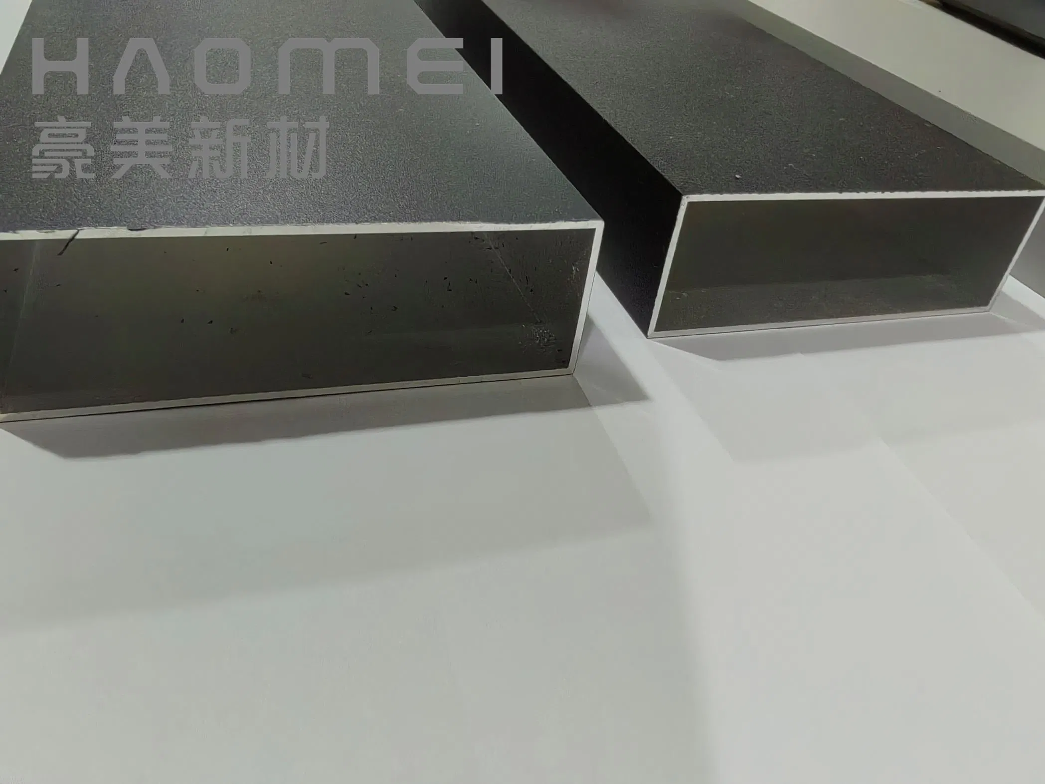 Customized Aluminum Extrusion Tube Black Color Powder Coated or Sliver Color Powder Coated