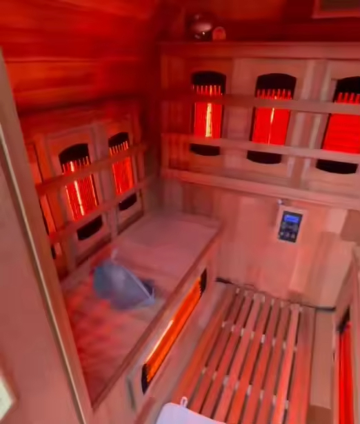 Бочковая сауна из красного кедра с инфракрасным обогревателем