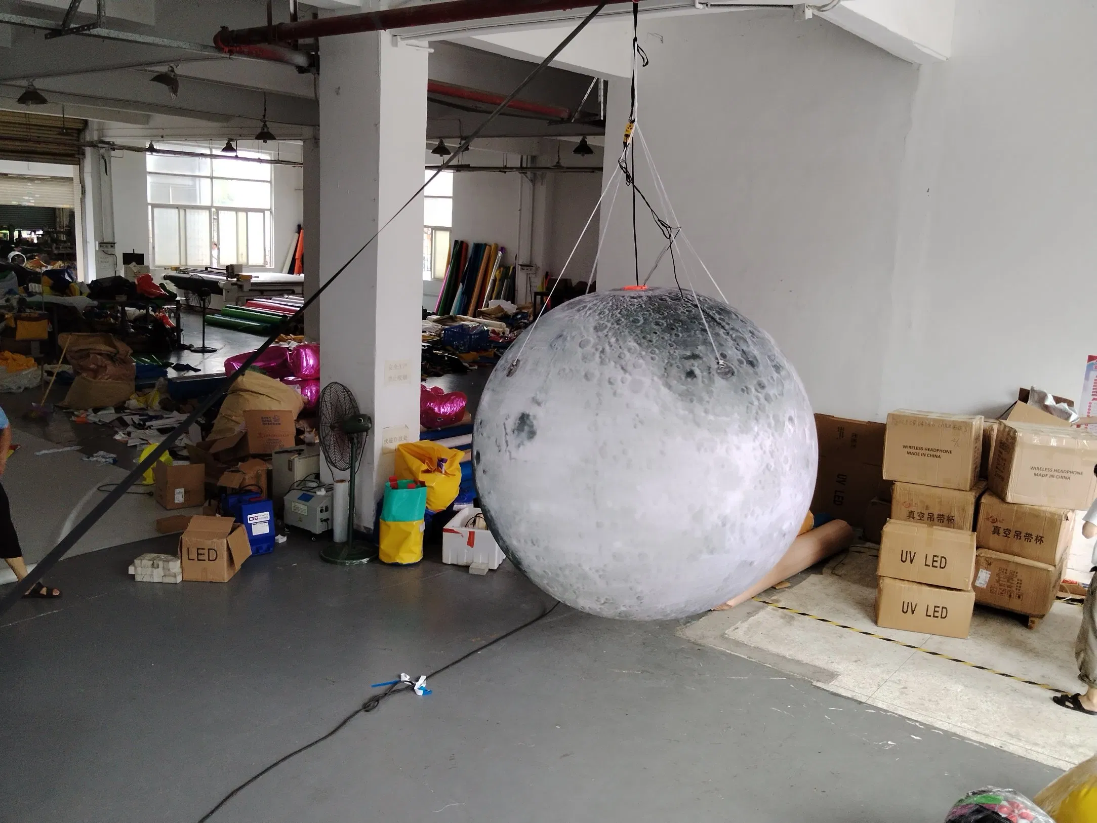 Realistic Moon-Themed Inflatable Balloon for Space Event Display