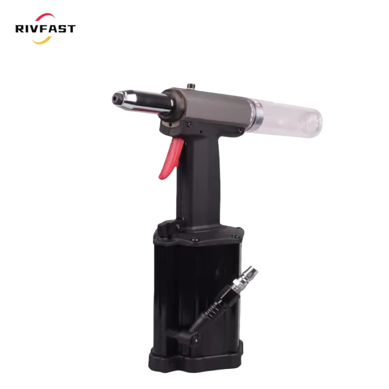 Пневмогидравлическая заклепочная машина с 3 насадками