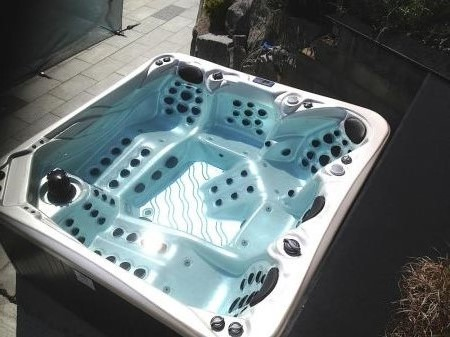 Надувной портативный СПА-бассейн для релаксации