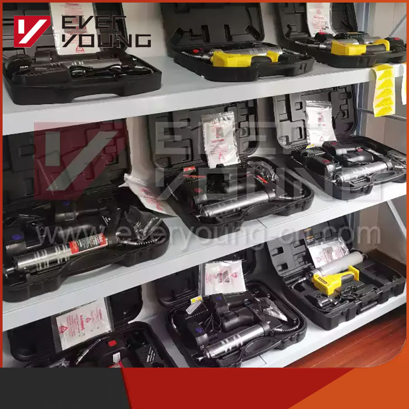 Аккумуляторная электрическая маслёнка 18В