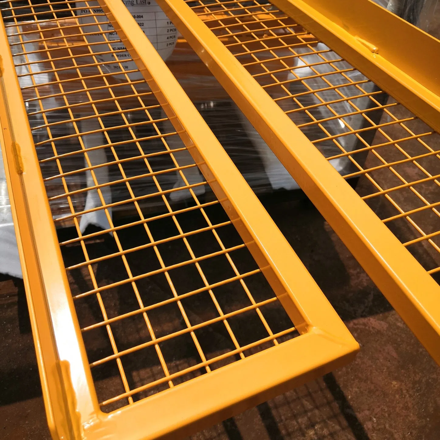 Powder Coated Y14 Golden Yellow Mining Conveyor Security Mesh Guard Fence