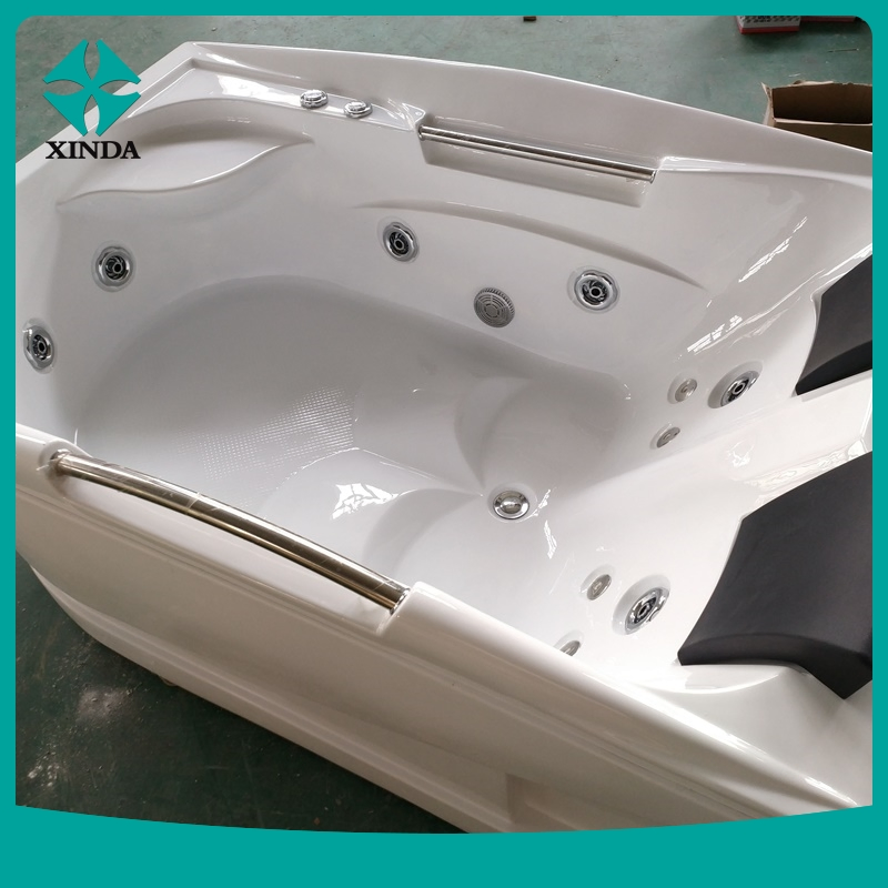 Большая уличная акриловая ванна с гидромассажем