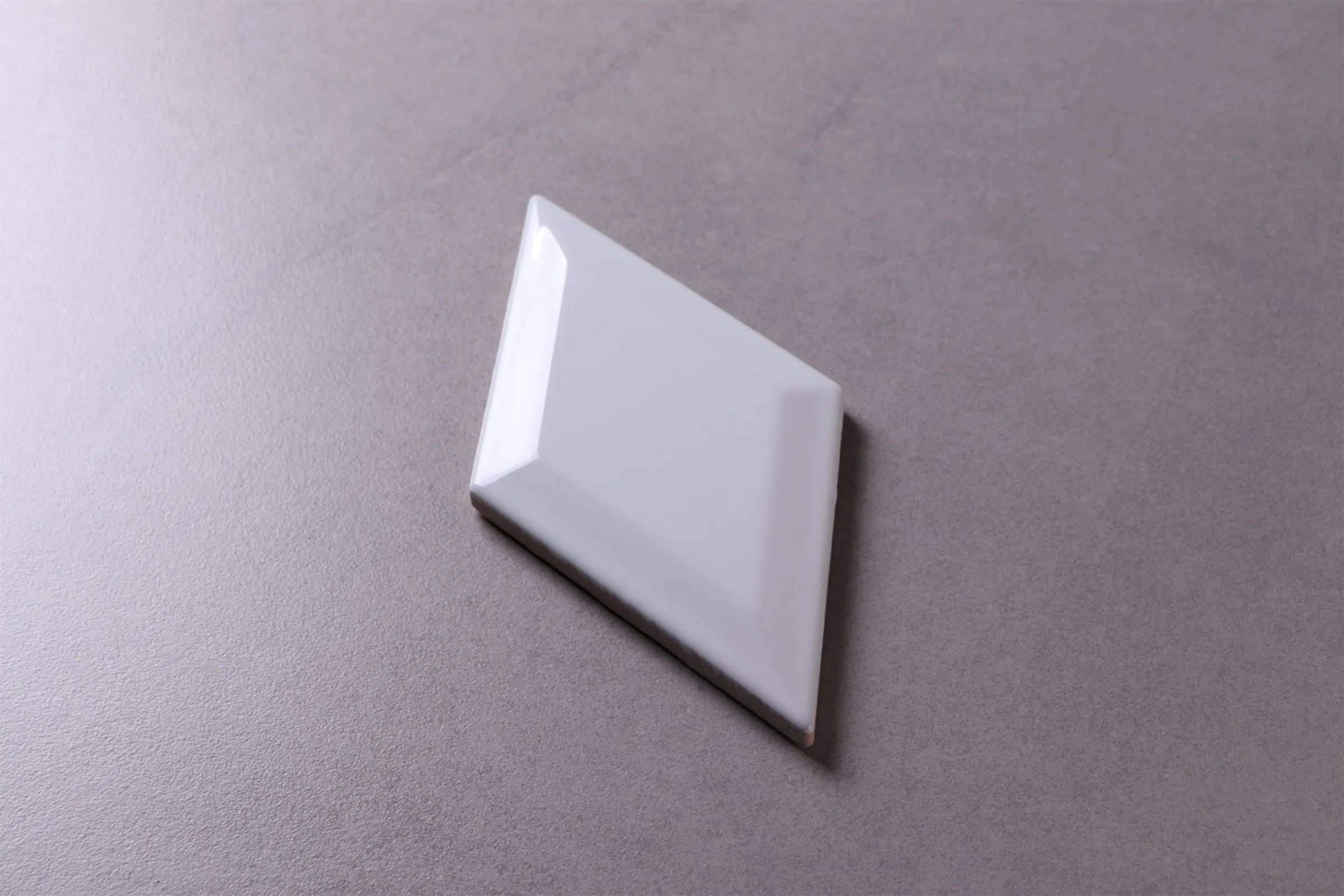 Jla Foshan Factory Brick, Tile & Accessories Inside Corner Tile Trim 80*80mm Covebase Skirting