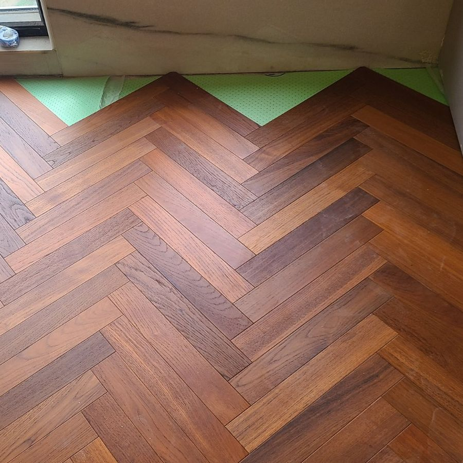 Parquet Oak AC5 Inlay Black Solid PVC Wooden Tiles Basketball Flooring Panels Price in Pakistan