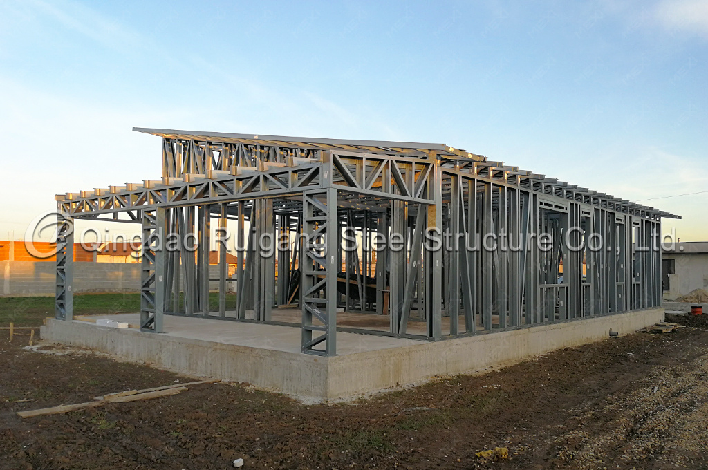 High Quality Prefabricated Peb Steel Structure Workshop Building with Insulated Sandwich Panel